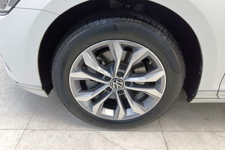 Used Volkswagen Variant 2021 2.0T Comfort Edition Left Front Wheel Hub