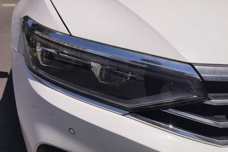Used Volkswagen Variant 2021 2.0T Comfort Edition Right Front Headlight