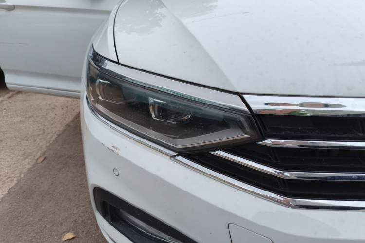 Used Volkswagen Variant 2021 2.0T Comfort Edition Right Front Headlight