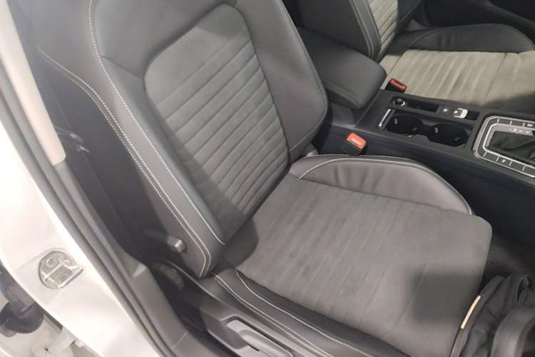 Used Volkswagen Variant 2021 2.0T Comfort Edition Right Front Seat