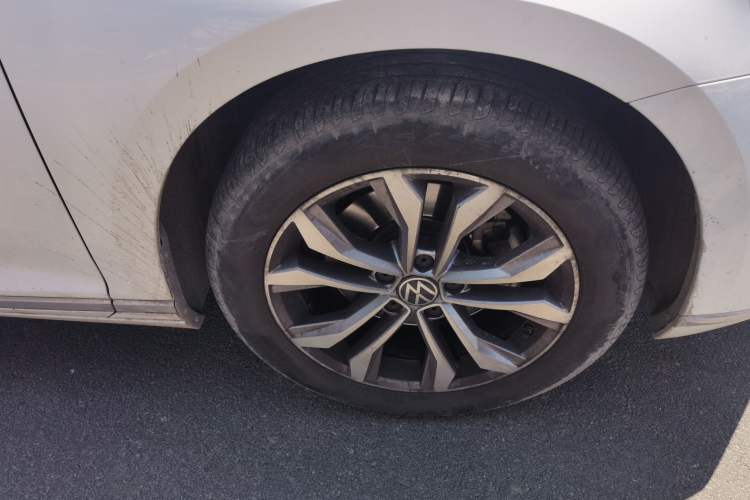 Used Volkswagen Variant 2021 2.0T Comfort Edition Right Front Wheel Hub