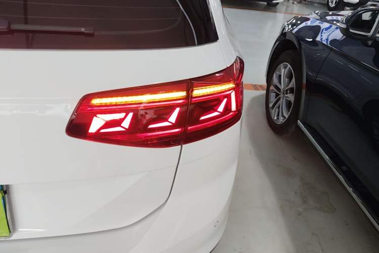 Used Volkswagen Variant 2021 2.0T Comfort Edition Right Rear Taillight