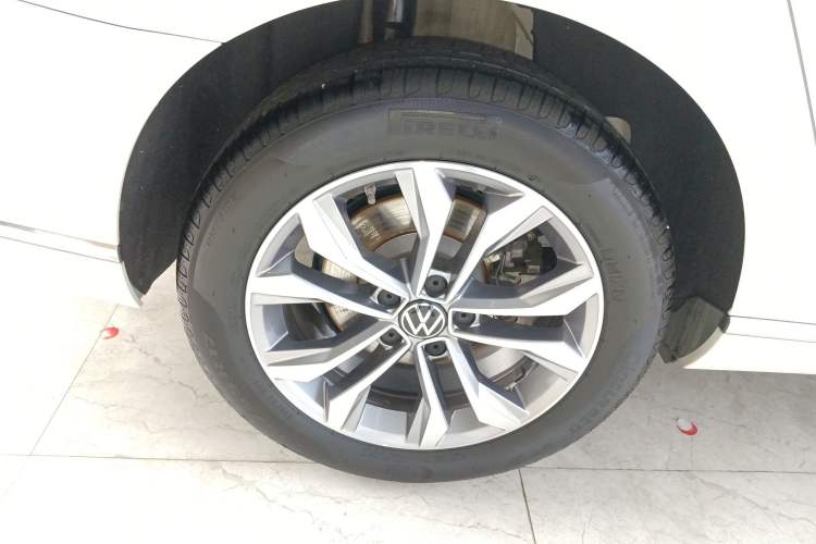 Used Volkswagen Variant 2021 2.0T Comfort Edition Right Rear Wheel Hub