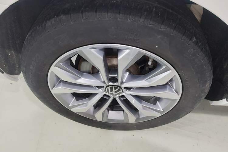 Used Volkswagen Variant 2021 2.0T Comfort Edition Right Rear Wheel Hub