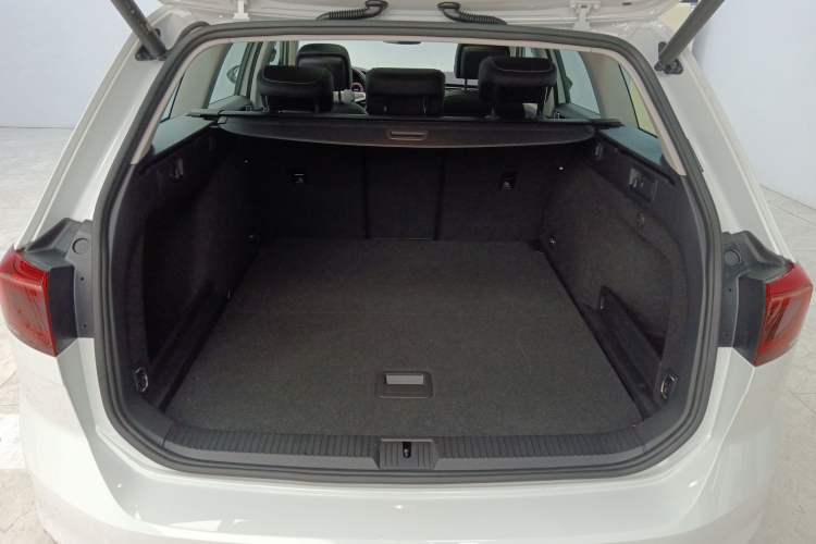 Used Volkswagen Variant 2021 2.0T Comfort Edition Trunk