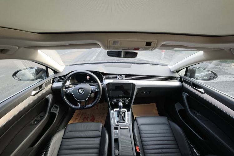Used Volkswagen Variant New Energy 2019 GTE model Interior 2