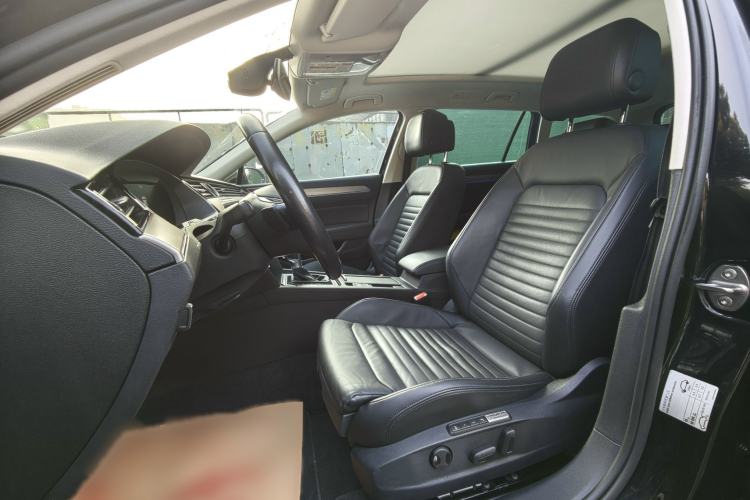 Used Volkswagen Variant New Energy 2019 GTE model Interior 3