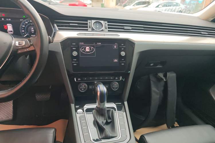 Used Volkswagen Variant New Energy 2019 GTE model Audio And AC Panel