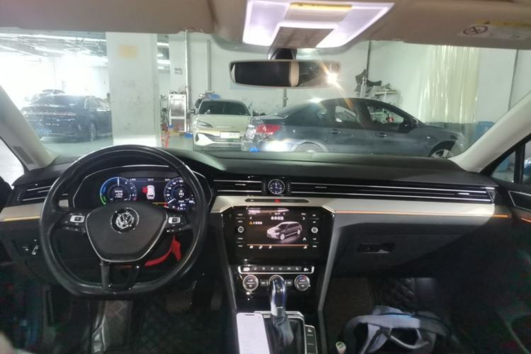 Used Volkswagen Variant New Energy 2019 GTE model Center Console