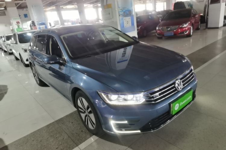 Used Volkswagen Variant New Energy 2019 GTE model Front Right 45 Deg
