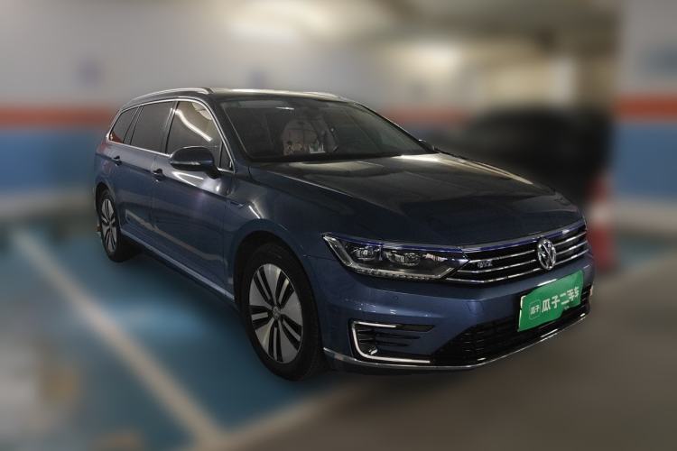 Used Volkswagen Variant New Energy 2019 GTE model Front Right 45 Deg