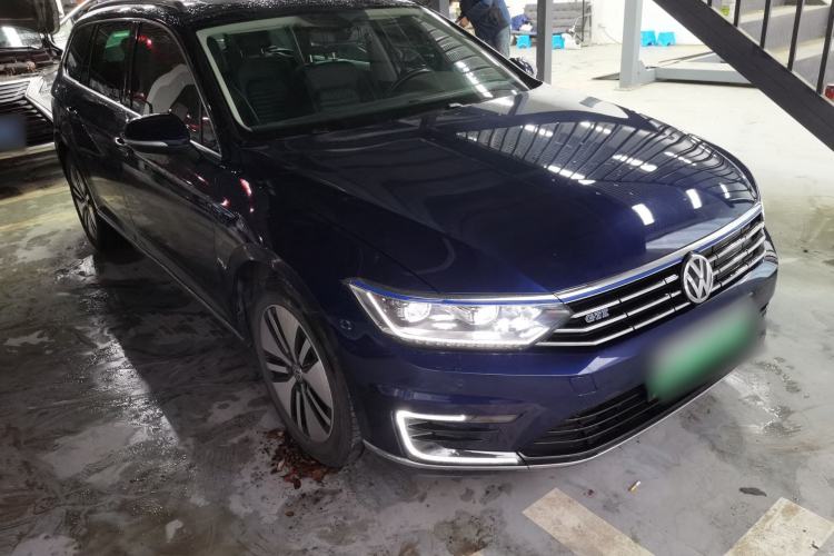 Used Volkswagen Variant New Energy 2019 GTE model Front Right 45 Deg