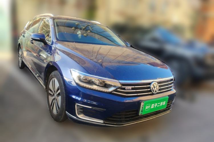 Used Volkswagen Variant New Energy 2019 GTE model Front Right 45 Deg