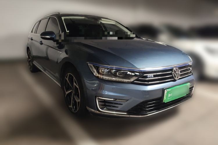 Used Volkswagen Variant New Energy 2019 GTE model Front Right 45 Deg