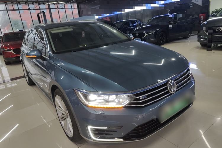 Used Volkswagen Variant New Energy 2019 GTE model Front Right 45 Deg