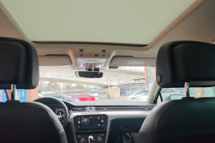 Used Volkswagen Variant New Energy 2019 GTE model Headliner