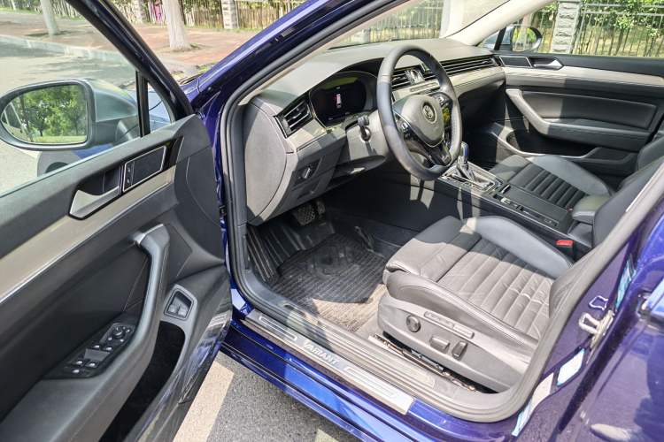Used Volkswagen Variant New Energy 2019 GTE model Interior 1