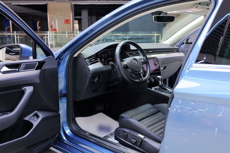 Used Volkswagen Variant New Energy 2019 GTE model Interior 1