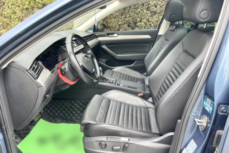Used Volkswagen Variant New Energy 2019 GTE model Interior 2