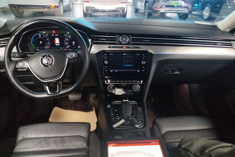Used Volkswagen Variant New Energy 2019 GTE model Interior 2
