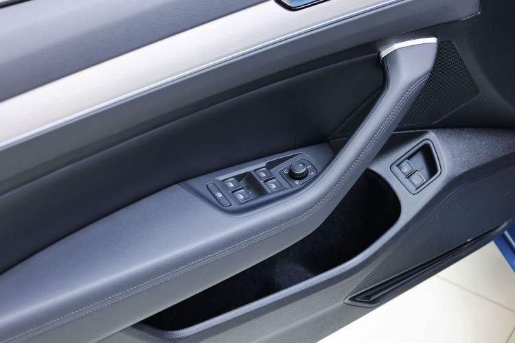 Used Volkswagen Variant New Energy 2019 GTE model Interior 2
