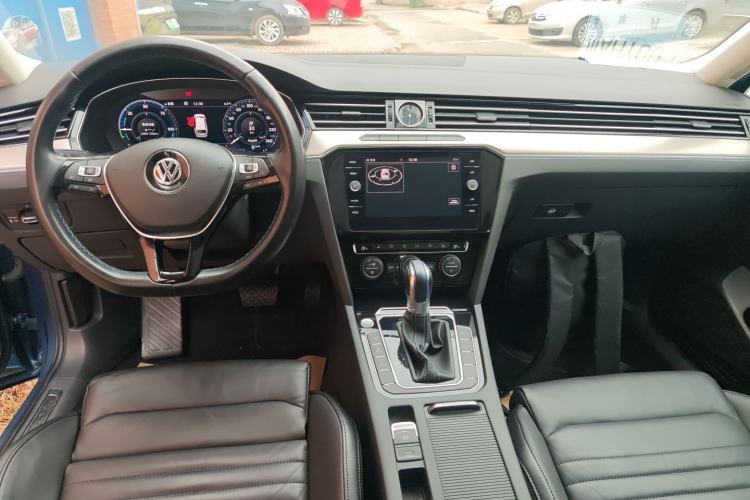 Used Volkswagen Variant New Energy 2019 GTE model Interior 2