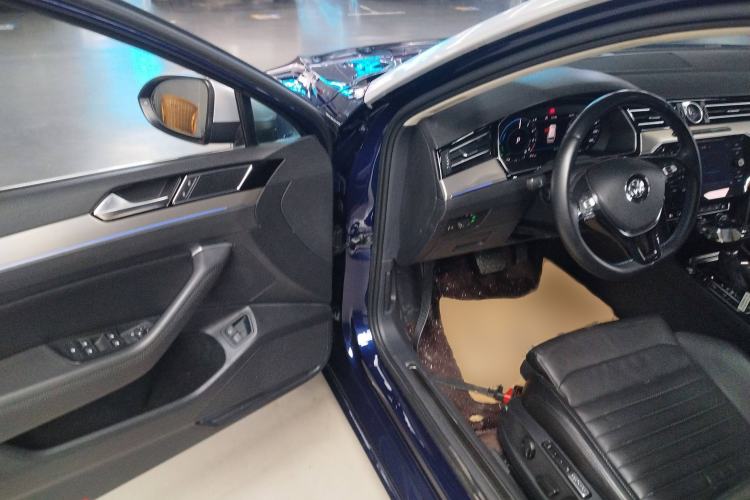 Used Volkswagen Variant New Energy 2019 GTE model Interior 3
