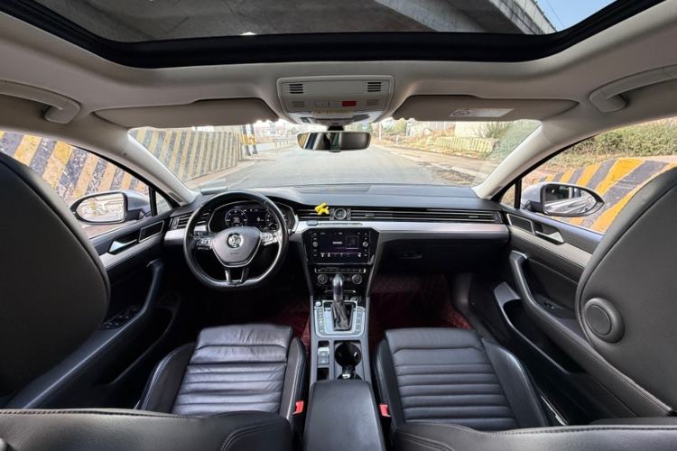 Used Volkswagen Variant New Energy 2019 GTE model Interior 3