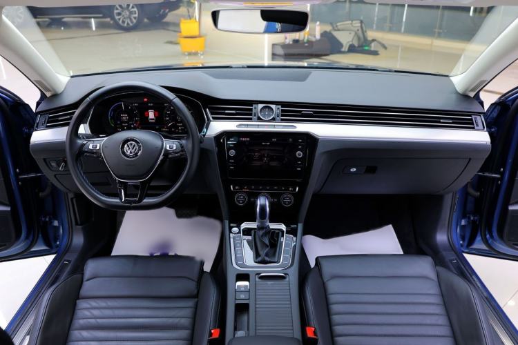 Used Volkswagen Variant New Energy 2019 GTE model Interior 3