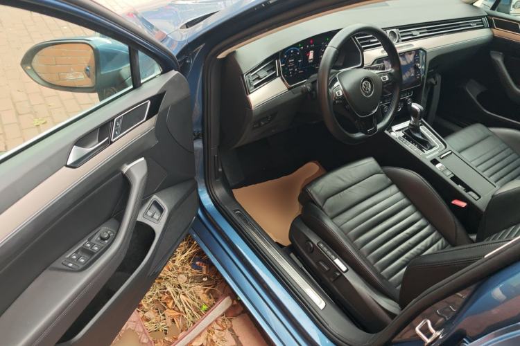 Used Volkswagen Variant New Energy 2019 GTE model Interior 3