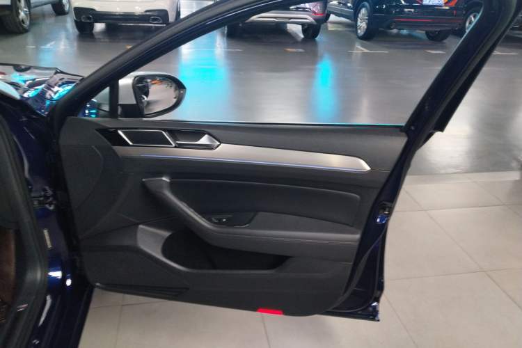 Used Volkswagen Variant New Energy 2019 GTE model Interior 5