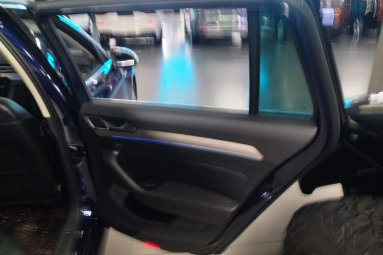 Used Volkswagen Variant New Energy 2019 GTE model Interior 6