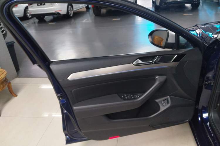 Used Volkswagen Variant New Energy 2019 GTE model Interior 7