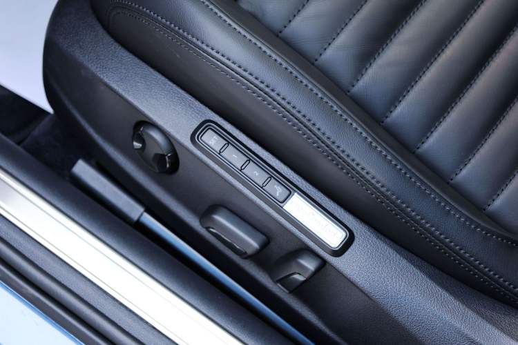 Used Volkswagen Variant New Energy 2019 GTE model Interior 9