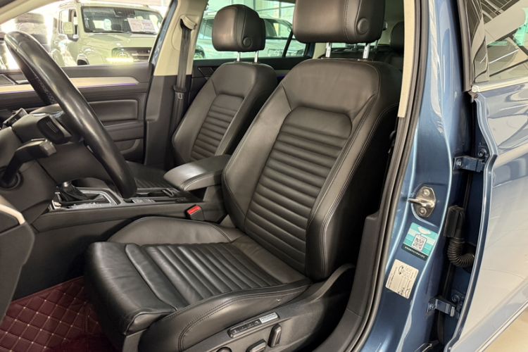 Used Volkswagen Variant New Energy 2019 GTE model Left Front Seat
