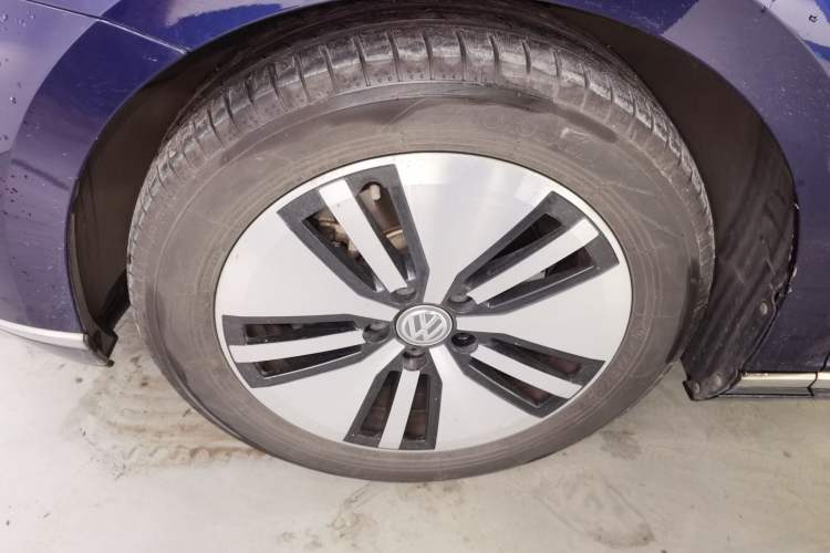 Used Volkswagen Variant New Energy 2019 GTE model Left Front Wheel Hub