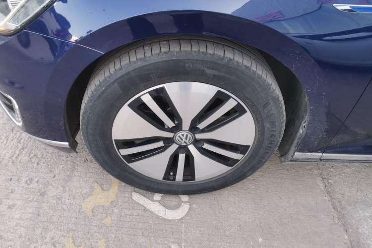 Used Volkswagen Variant New Energy 2019 GTE model Left Front Wheel Hub