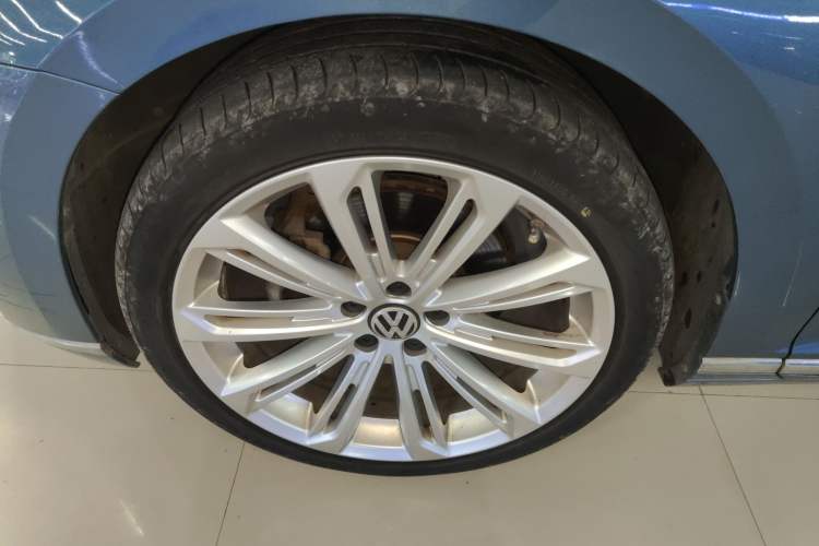 Used Volkswagen Variant New Energy 2019 GTE model Left Front Wheel Hub