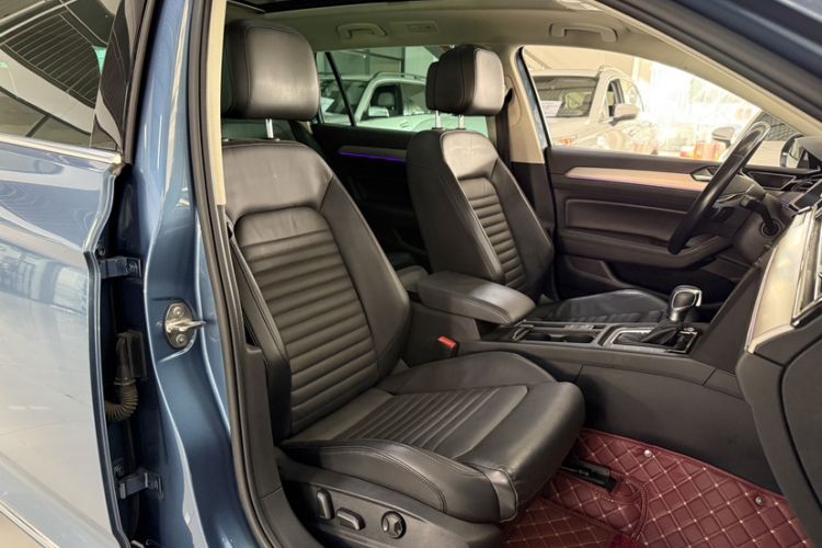 Used Volkswagen Variant New Energy 2019 GTE model Right Front Seat