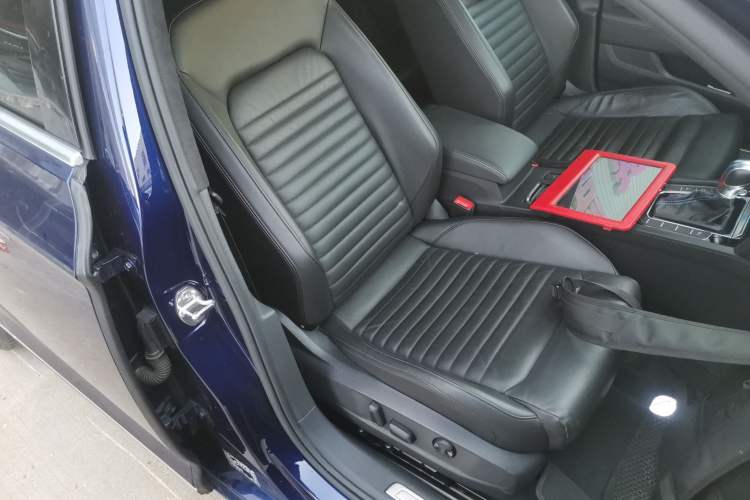 Used Volkswagen Variant New Energy 2019 GTE model Right Front Seat