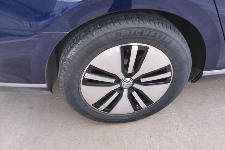 Used Volkswagen Variant New Energy 2019 GTE model Right Rear Wheel Hub