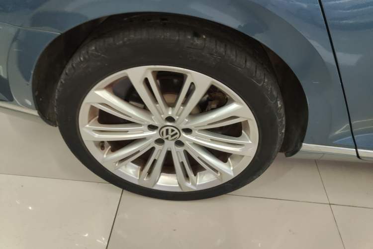 Used Volkswagen Variant New Energy 2019 GTE model Right Rear Wheel Hub