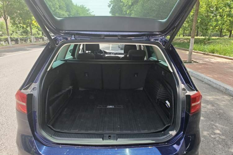 Used Volkswagen Variant New Energy 2019 GTE model Trunk