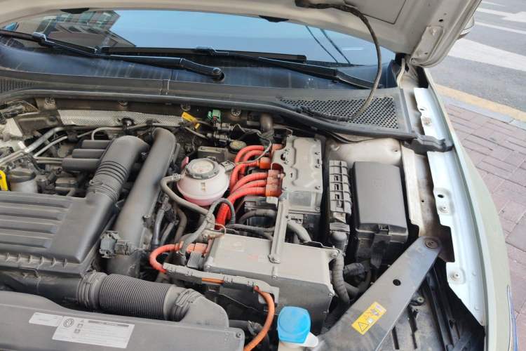 Used Volkswagen Variant New Energy 2019 GTE model Engine Bay Left