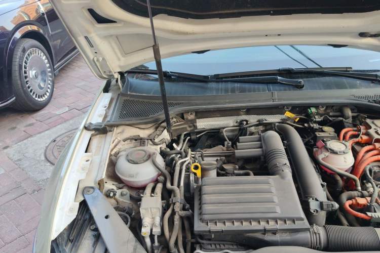Used Volkswagen Variant New Energy 2019 GTE model Engine Bay Right