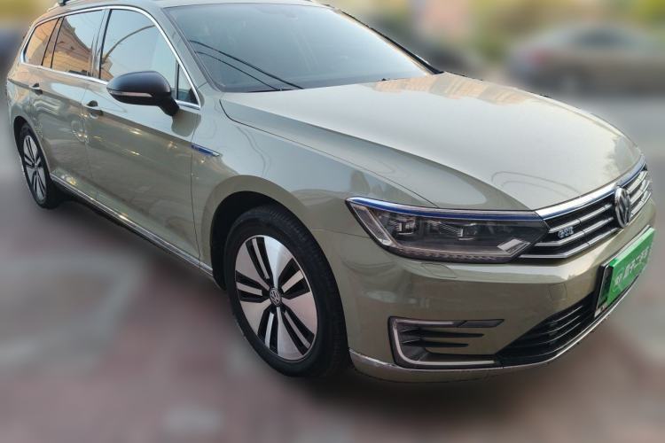 Used Volkswagen Variant New Energy 2019 GTE model Front Right 45 Deg