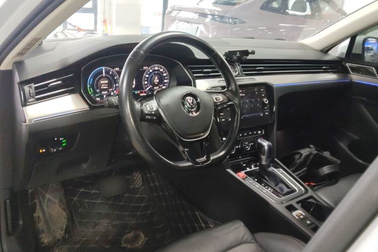 Used Volkswagen Variant New Energy 2019 GTE model Center Console