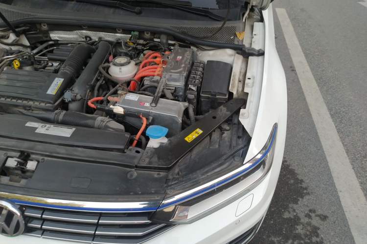Used Volkswagen Variant New Energy 2019 GTE model Engine Bay Left