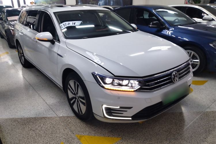 Used Volkswagen Variant New Energy 2019 GTE model Front Right 45 Deg