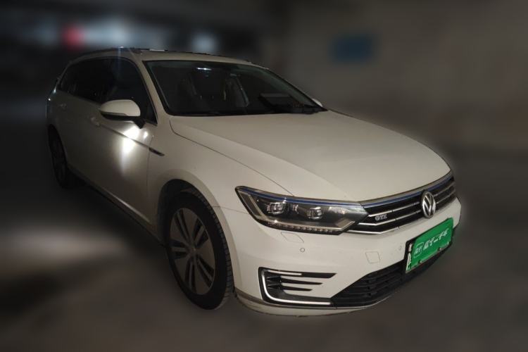 Used Volkswagen Variant New Energy 2019 GTE model Front Right 45 Deg